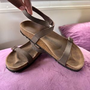 Around the ankle Birkenstocks size 36